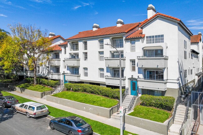 960 N. Alfred in Los Angeles, CA - Building Photo - Building Photo