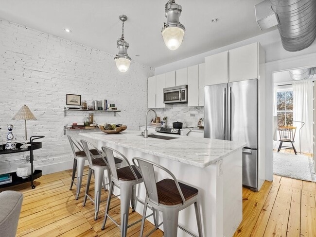 67 Rutland St, Unit 3 in Boston, MA - Building Photo - Building Photo