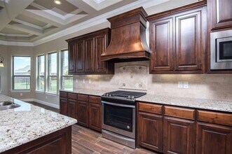 301 Oar Wood Dr in Granbury, TX - Building Photo - Building Photo