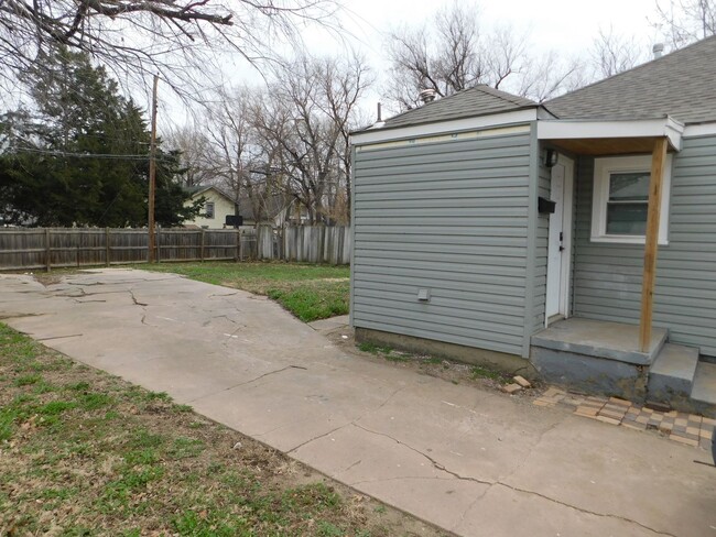 1012 S Ellis St in Wichita, KS - Building Photo - Building Photo
