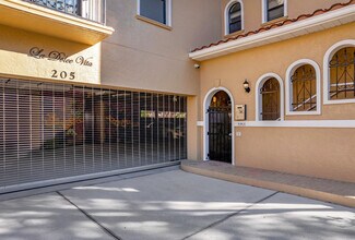 Hassan Manor in Sarasota, FL - Foto de edificio - Building Photo