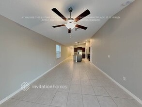 2210 Treesdale Ave in Ruskin, FL - Foto de edificio - Building Photo