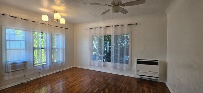 property at 1352 S Dunsmuir Ave