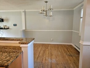 222 Crest Ave in Waterbury, CT - Building Photo - Building Photo