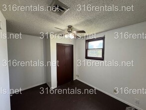 1001 Hoch in Moundridge, KS - Building Photo - Building Photo