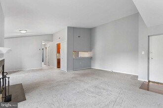 1110 Castle Harbor Way in Glen Burnie, MD - Building Photo - Building Photo