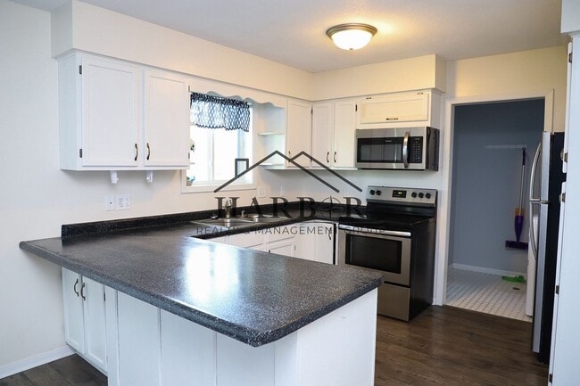 property at 419 W Friendly Cir