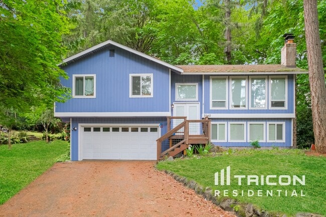 property at 7540 Grahns Ln NE