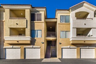 18416 N Cave Creek Rd in Phoenix, AZ - Building Photo