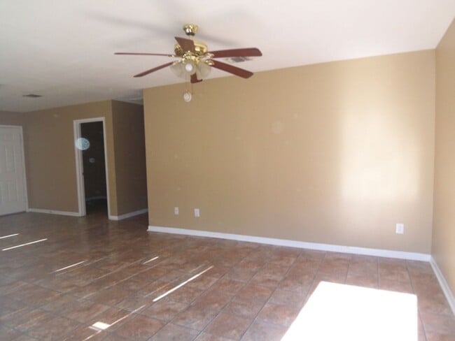 306 Scarborough St in Nacogdoches, TX - Building Photo - Building Photo