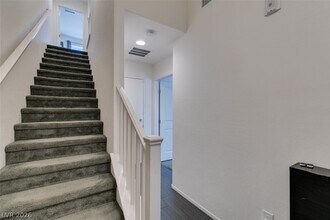 9050 W Tropicana Ave in Las Vegas, NV - Foto de edificio - Building Photo