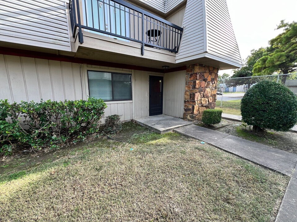 6620 S Zunis Ave in Tulsa, OK - Building Photo