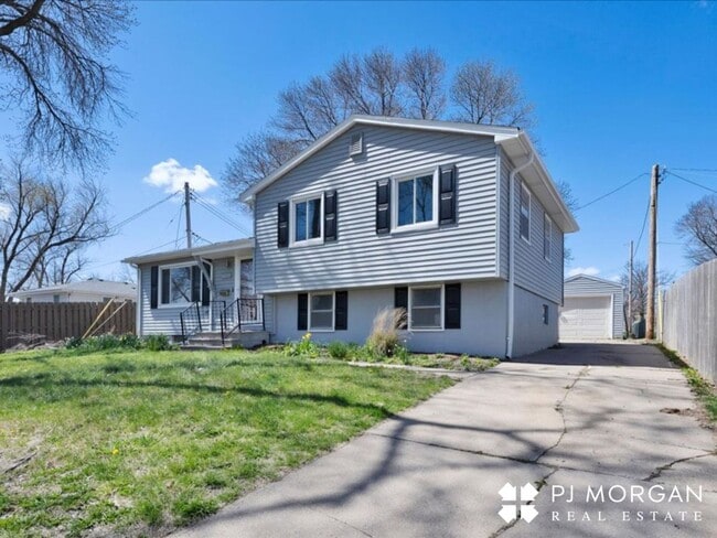 2822 S 118th St in Omaha, NE - Building Photo - Building Photo