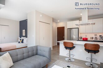 8 E Huron St-Unit -FL5-ID72 in Chicago, IL - Foto de edificio - Building Photo