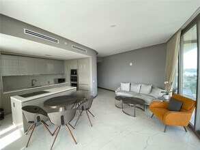 18975 Collins Ave, Unit 18975 Collins Ave # 1005 in Sunny Isles Beach, FL - Building Photo - Building Photo