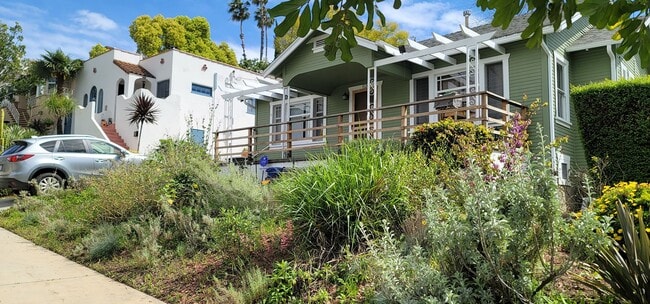 property at 1120 Scofield Dr