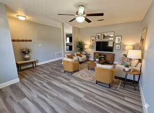 4718 Castle Walk in San Antonio, TX - Building Photo - Building Photo