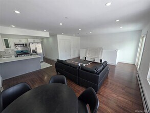 10-61 Grassmere Terrace in Queens, NY - Building Photo - Building Photo