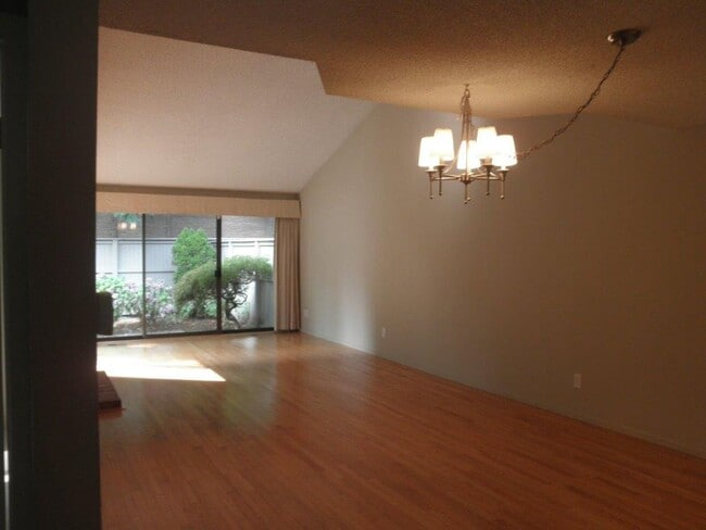 129 140th Pl NE in Bellevue, WA - Building Photo - Building Photo