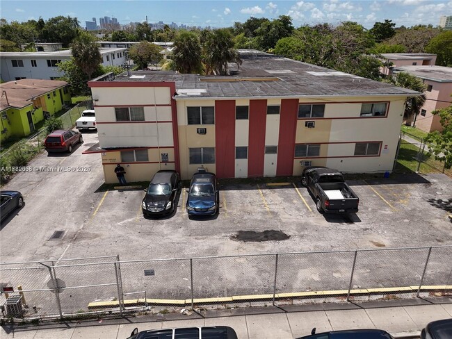 70 NW 77th St in Miami, FL - Building Photo - Building Photo