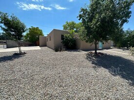 3524 Cuervo Dr NE in Albuquerque, NM - Building Photo