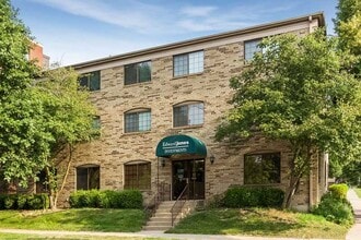 490 Iowa Ave, Unit 5 in Iowa City, IA - Foto de edificio - Building Photo