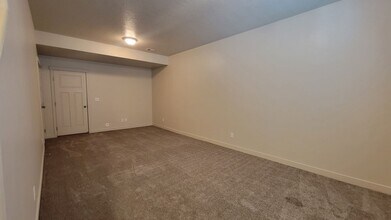 358 N 680 E in Vineyard, UT - Building Photo - Building Photo