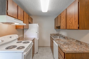 Colfax Sandhill Apartments in Spokane, WA - Building Photo