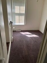 518 W Pleasant St, Unit 518 in Freeport, IL - Foto de edificio - Building Photo