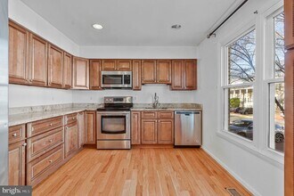 8505 Jeffersonian Ct in Vienna, VA - Building Photo - Building Photo