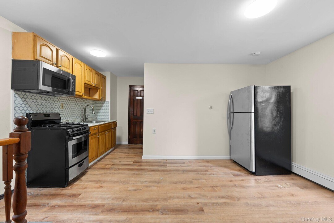 144-19 111th Ave in Queens, NY - Building Photo