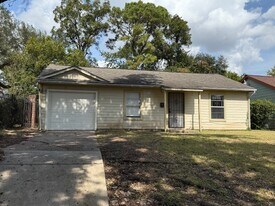 3511 Ruth St in Houston, TX - Building Photo