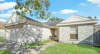 6115 Briar Glade Dr in Houston, TX - Building Photo - Building Photo