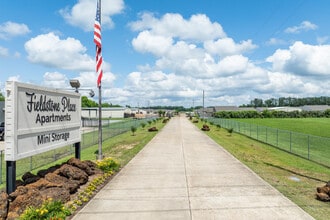 Fieldstone Place Apartments in Monroe, LA - Foto de edificio - Building Photo