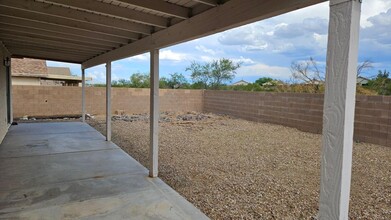 3233 W Via Campana de Cobre in Tucson, AZ - Foto de edificio - Building Photo