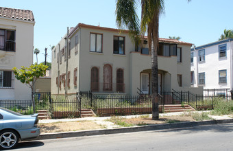 905-907 1/2 S Catalina St in Los Angeles, CA - Building Photo - Building Photo