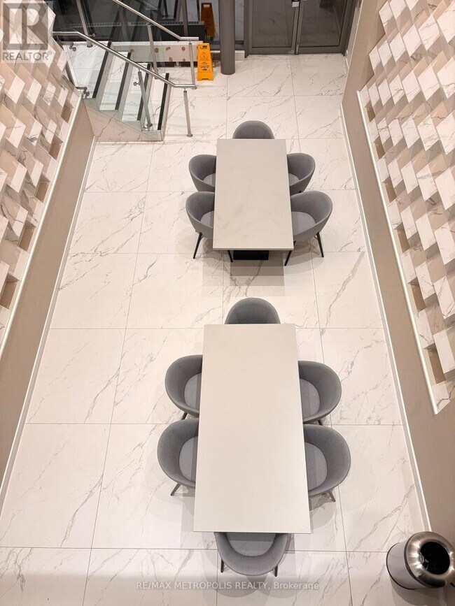 11 Brunel Ct in Toronto, ON - Building Photo - Building Photo