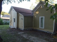 1001 Washburn St in Taylor, TX - Building Photo - Building Photo