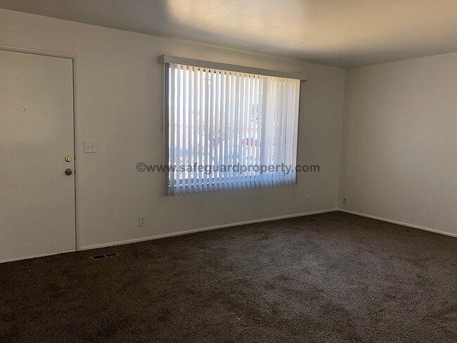 5204 Kingswood Dr in Taylorsville, UT - Building Photo - Building Photo