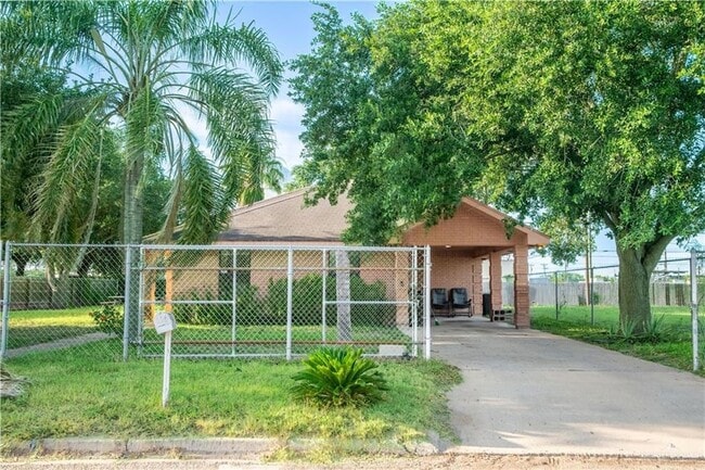 2702 Blue Jay St in Weslaco, TX - Building Photo - Building Photo