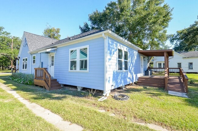 property at 803 Austin St