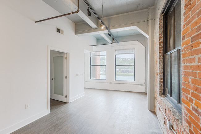 First Avenue Lofts in Pittsburgh, PA - Foto de edificio - Interior Photo