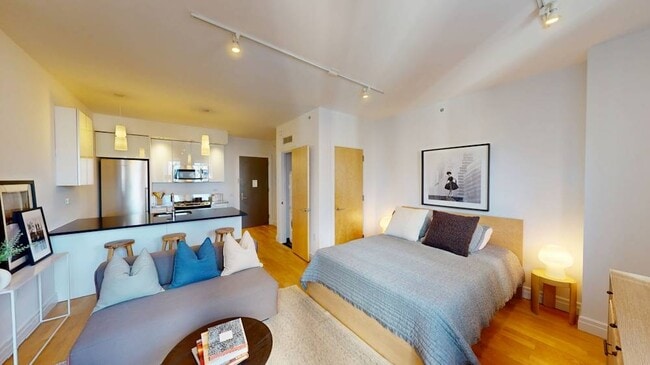 property at 550 W 54th St
