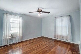 743 St Nicholas Ave in Dayton, OH - Foto de edificio - Building Photo
