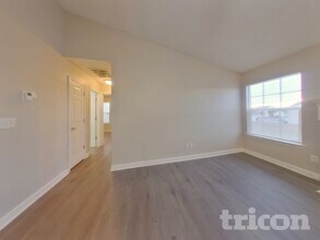 7031 Red Bud Cir in Charlotte, NC - Foto de edificio - Building Photo