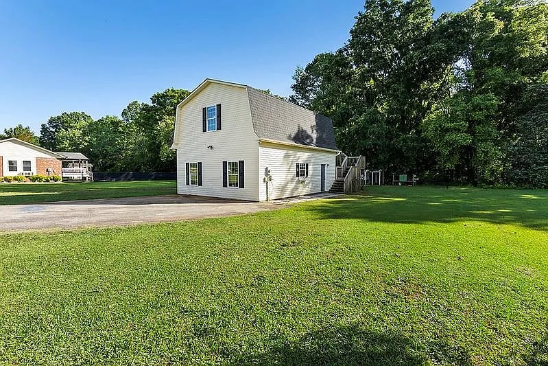 133 Devore Rd in Greenwood, SC - Building Photo
