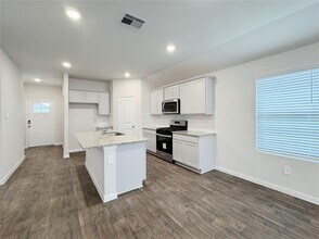 1207 Camden Ln in Lockhart, TX - Building Photo - Building Photo