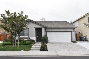 8060 Finchley Court in Vacaville, CA - Building Photo