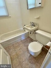 1063 Kelly Dr in York, PA - Building Photo - Building Photo