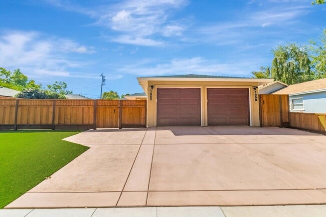 property at 1958 Woodside Rd